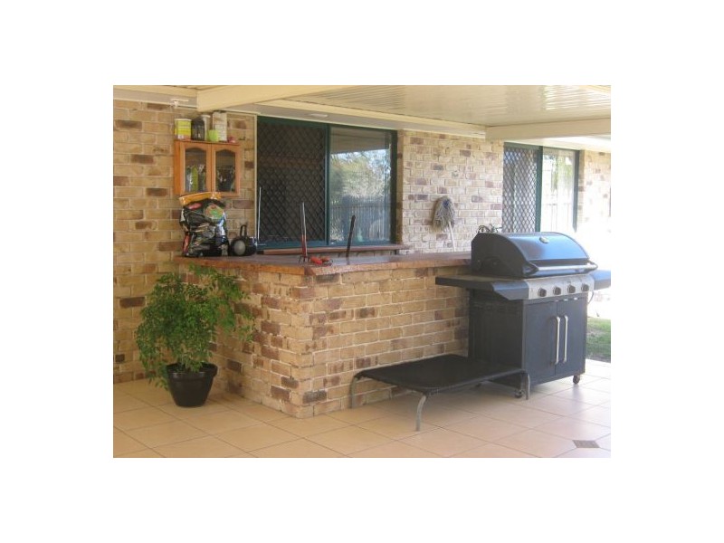 14 Walkers, Urangan QLD 4655