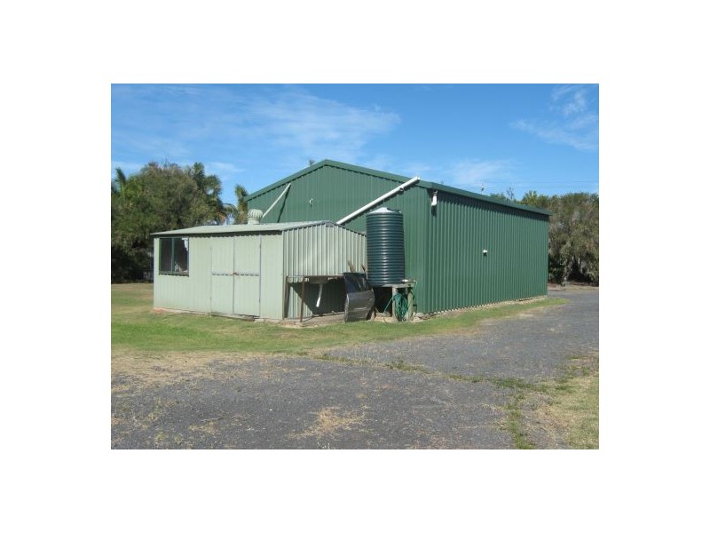 14 Walkers, Urangan QLD 4655