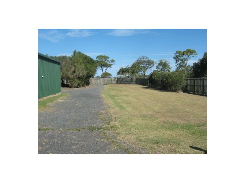 14 Walkers, Urangan QLD 4655