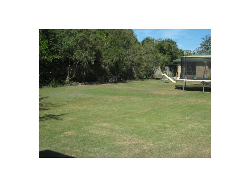 14 Walkers, Urangan QLD 4655