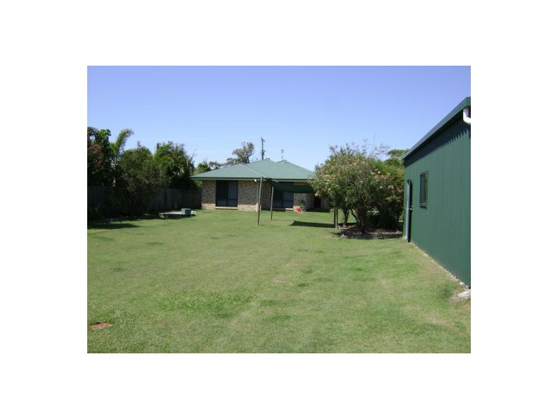14 Walkers, Urangan QLD 4655
