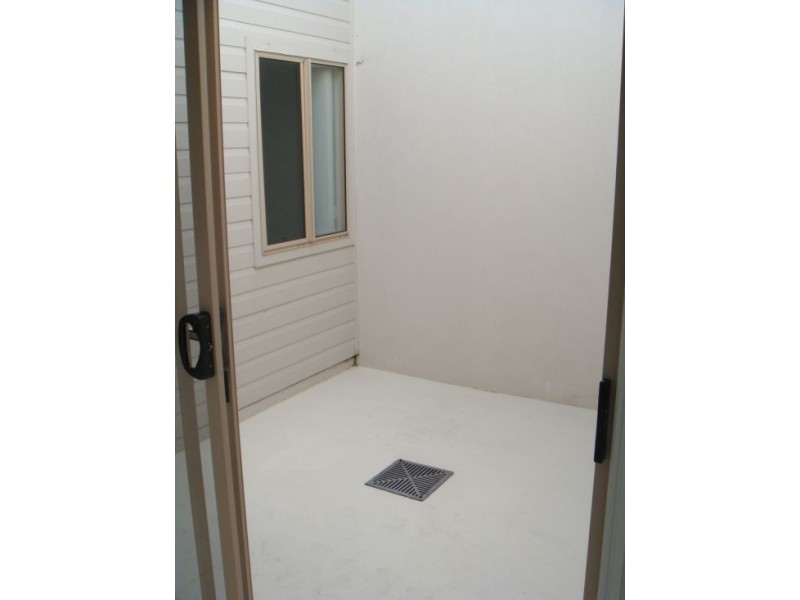 2/9 Golden Grove Ct, Eli Waters QLD 4655