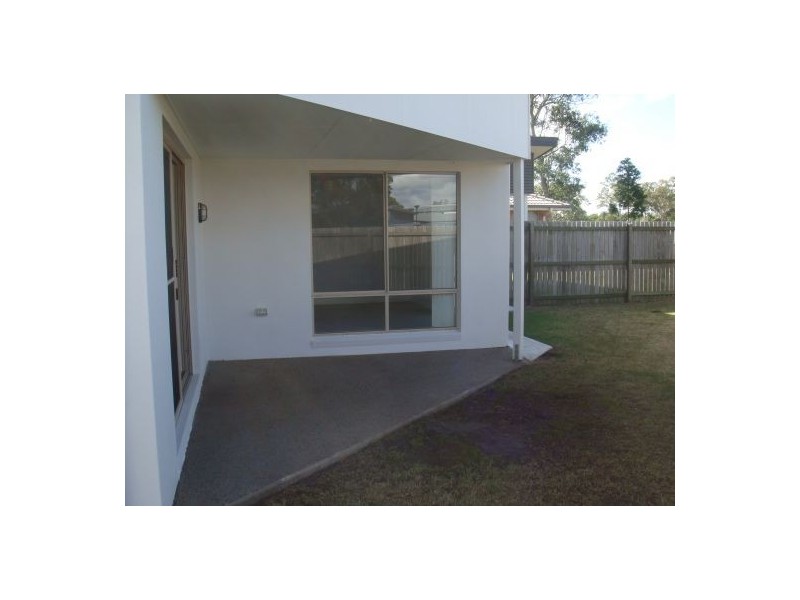 2/9 Golden Grove Ct, Eli Waters QLD 4655