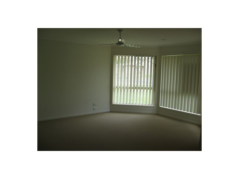 20 Topaz Cct, Urangan QLD 4655