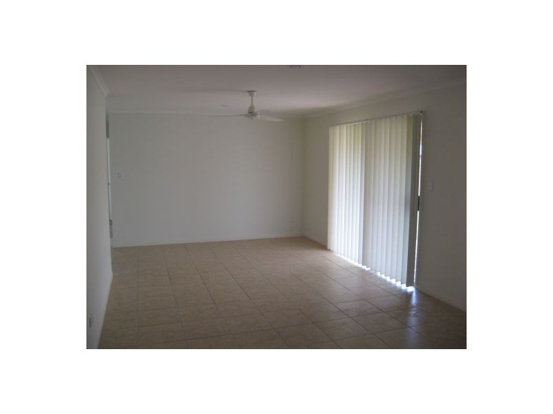 20 Topaz Cct, Urangan QLD 4655