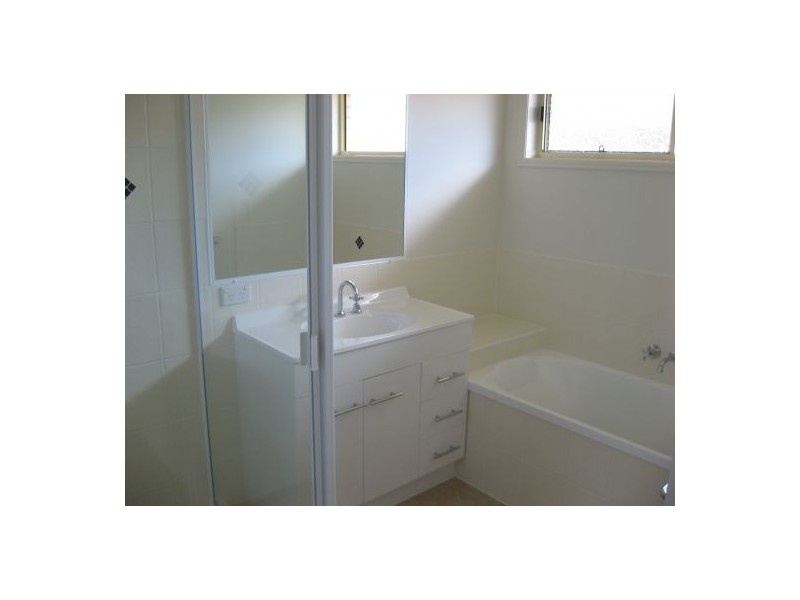 20 Topaz Cct, Urangan QLD 4655