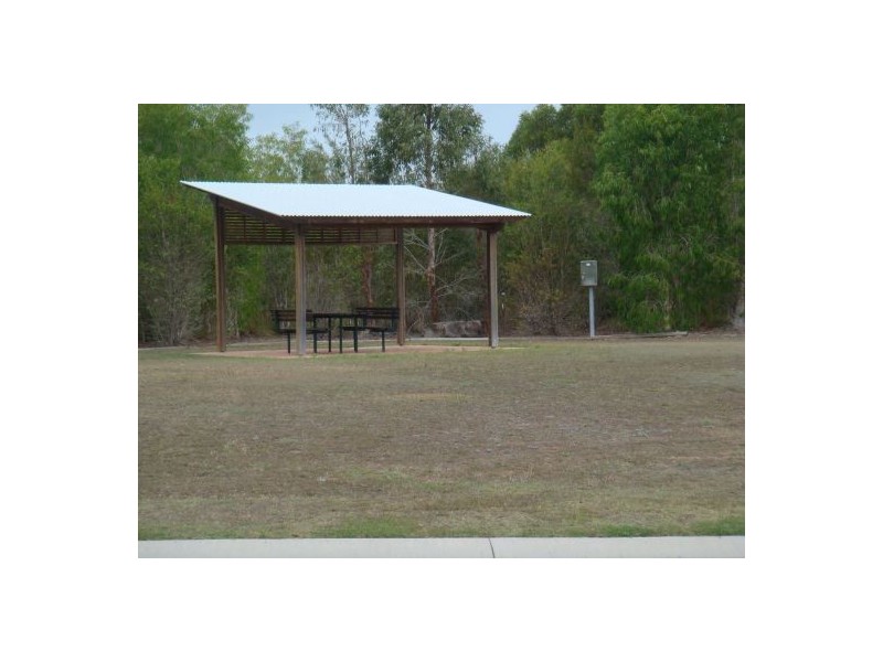 14 Southern Cross Circuit, Urangan QLD 4655