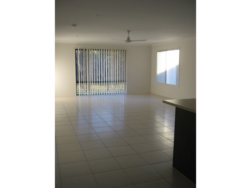 25 Bianca Ct, Torquay QLD 4655