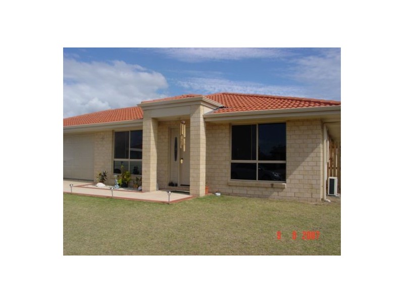 25 Archer Dr, Point Vernon QLD 4655