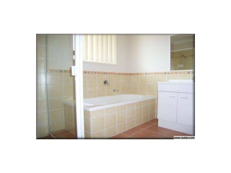 25 Archer Dr, Point Vernon QLD 4655