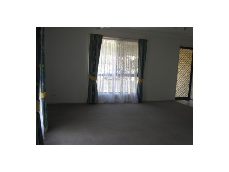 11 Macbel Court, Torquay QLD 4655