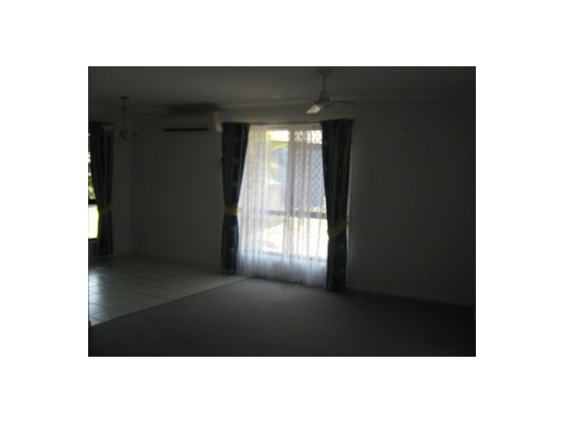 11 Macbel Court, Torquay QLD 4655