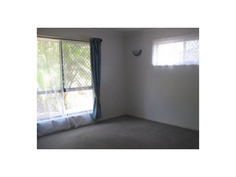 11 Macbel Court, Torquay QLD 4655