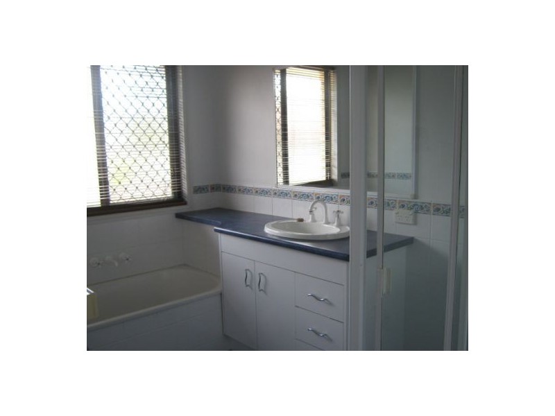 11 Macbel Court, Torquay QLD 4655