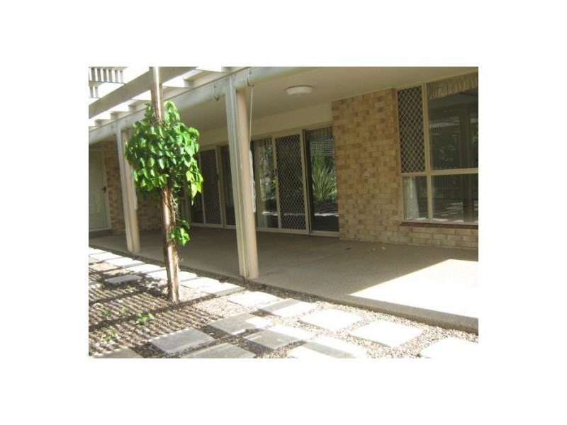 41 Margaret Street, Urangan QLD 4655