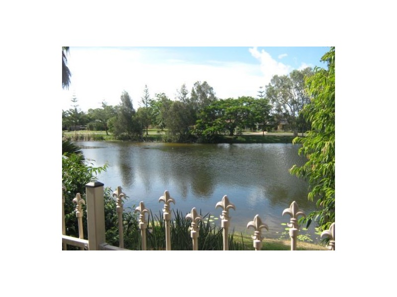 41 Margaret Street, Urangan QLD 4655
