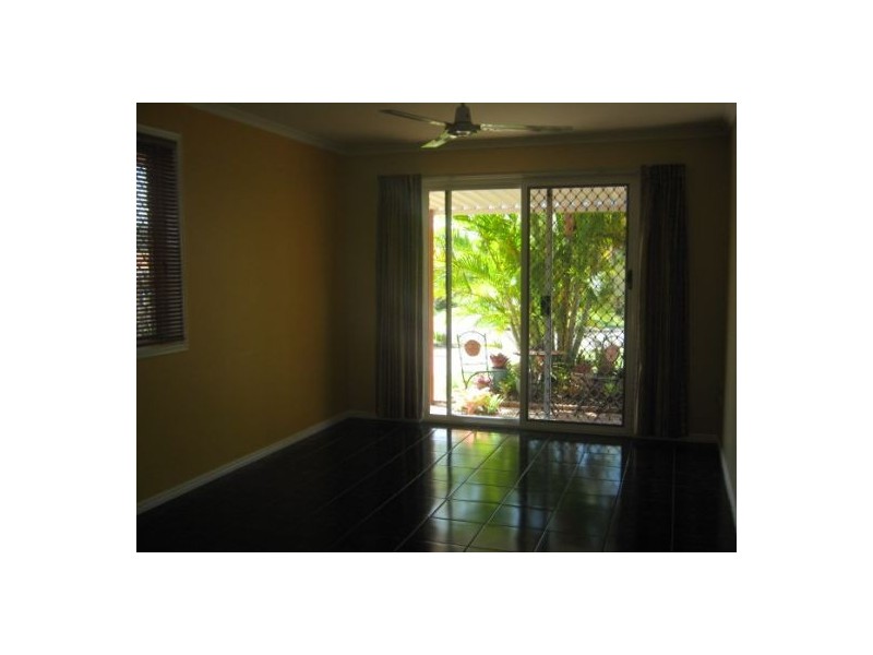 12 Tristania Cres, Urangan QLD 4655