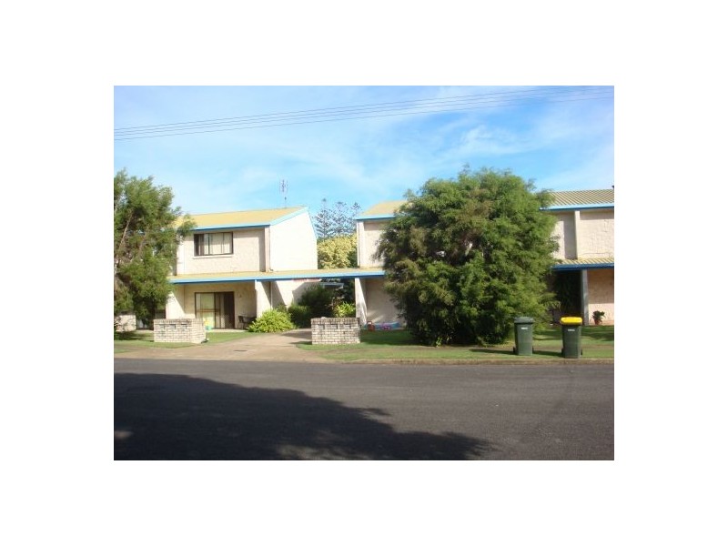 2 / 25 Hervey St, Scarness QLD 4655