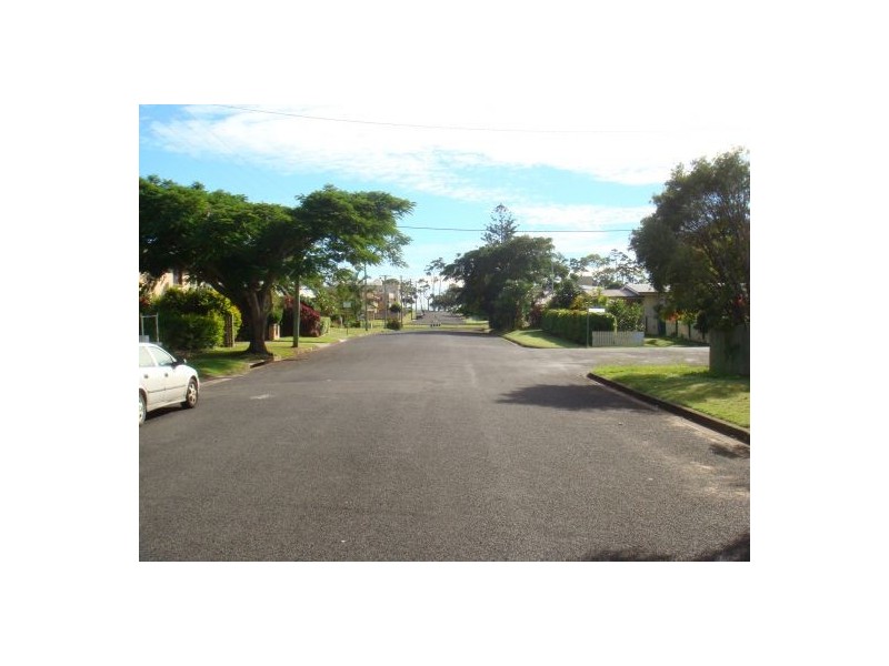 2 / 25 Hervey St, Scarness QLD 4655