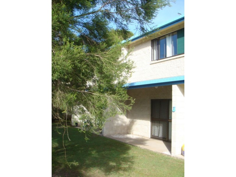 2 / 25 Hervey St, Scarness QLD 4655