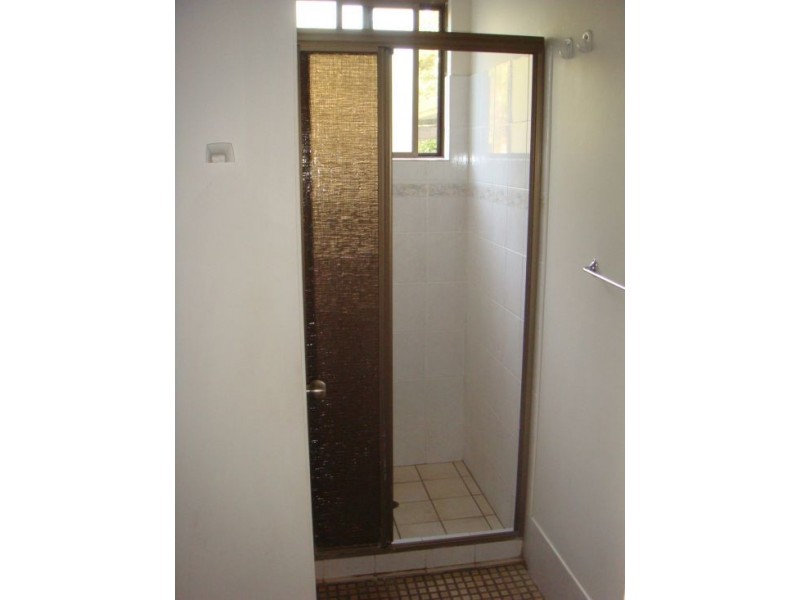 2 / 25 Hervey St, Scarness QLD 4655