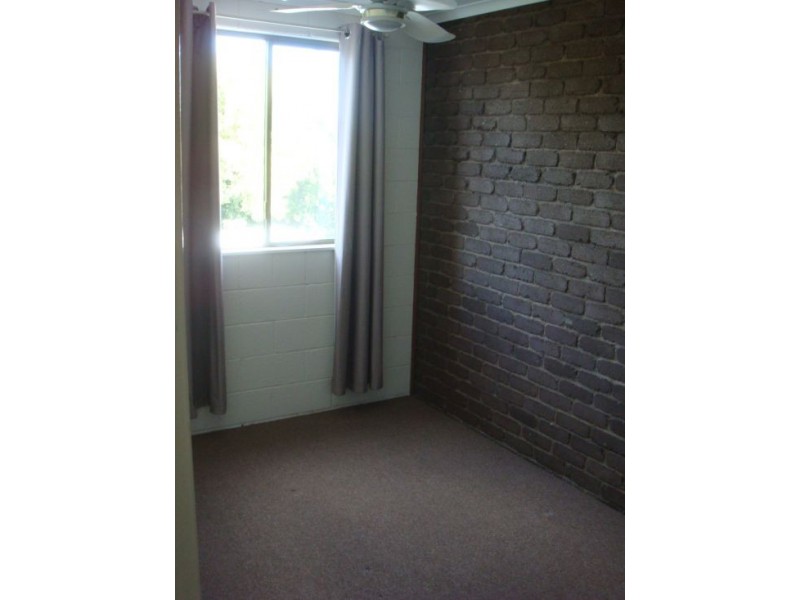 2 / 25 Hervey St, Scarness QLD 4655