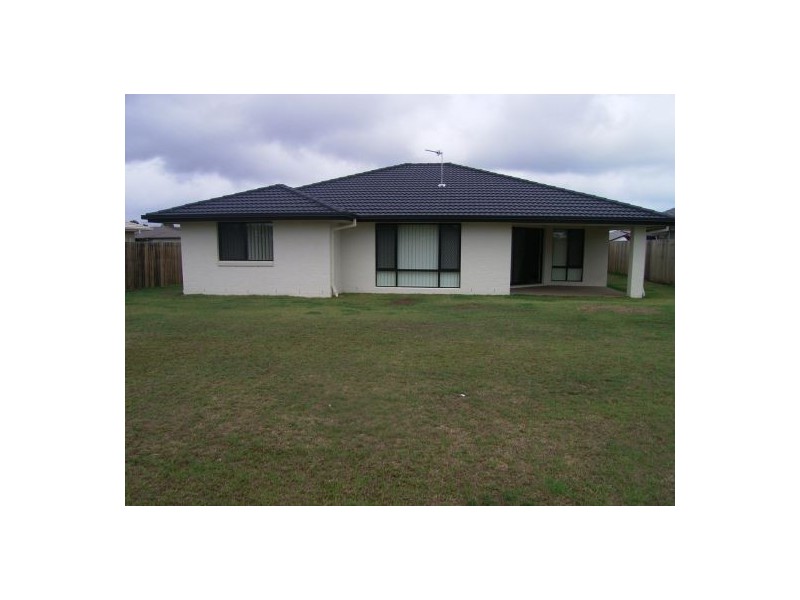 20 Golden Grove, Eli Waters QLD 4655