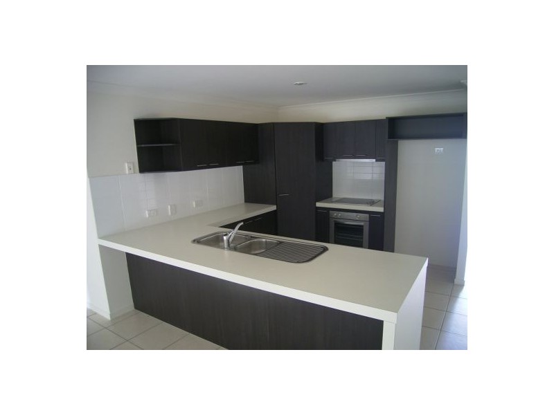 20 Golden Grove, Eli Waters QLD 4655