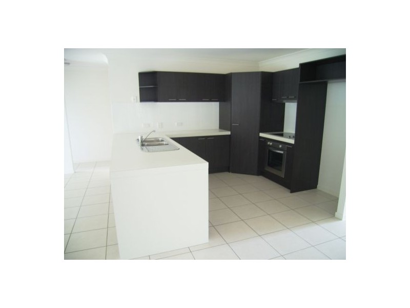 20 Golden Grove, Eli Waters QLD 4655