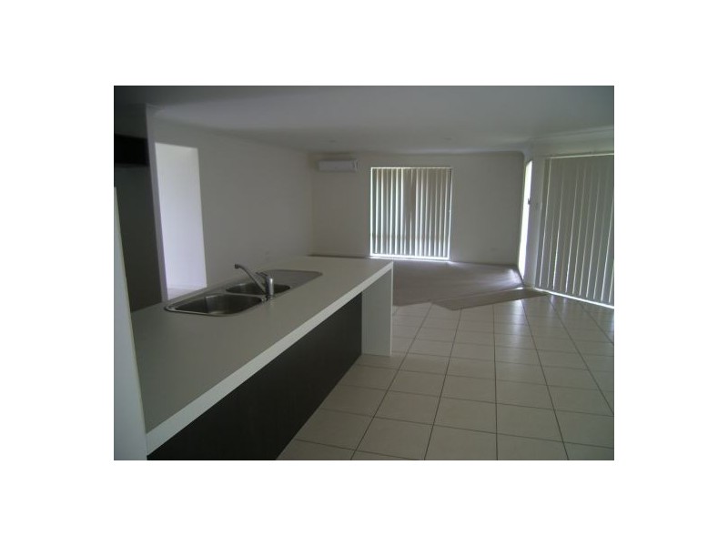 20 Golden Grove, Eli Waters QLD 4655