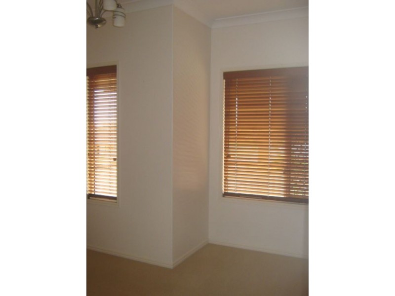 20 Foreshore Drive, Urangan QLD 4655