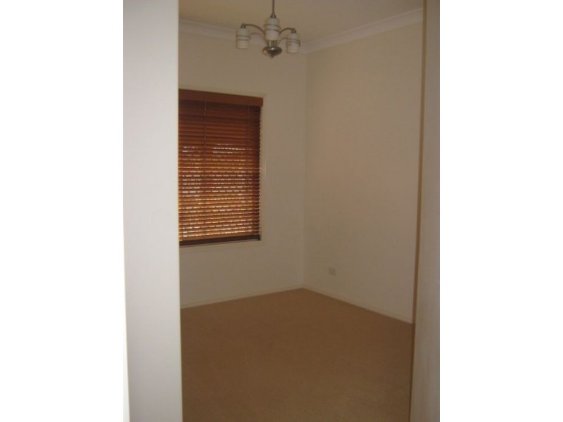 20 Foreshore Drive, Urangan QLD 4655