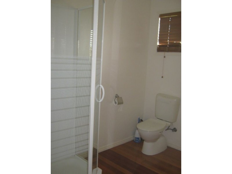 20 Foreshore Drive, Urangan QLD 4655