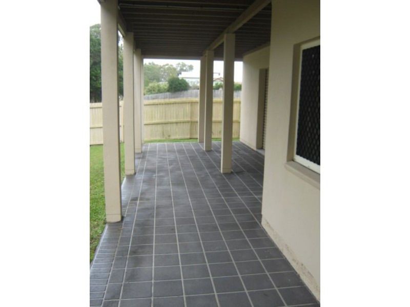 20 Foreshore Drive, Urangan QLD 4655