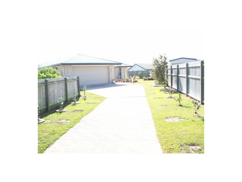 35 Bunya Court, Eli Waters QLD 4655