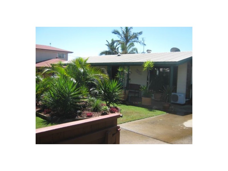 3 Cliveden, Point Vernon QLD 4655
