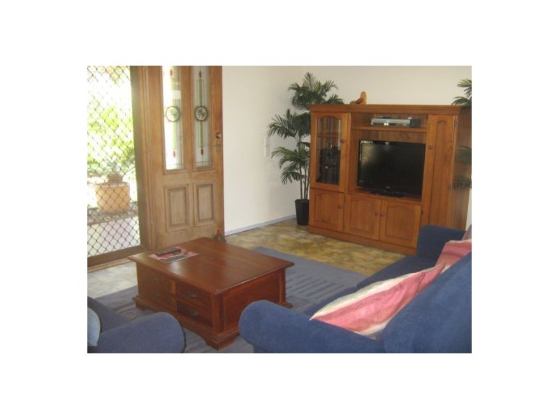 3 Cliveden, Point Vernon QLD 4655