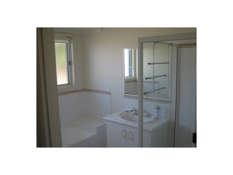 8 Stormy Rise, River Heads QLD 4655