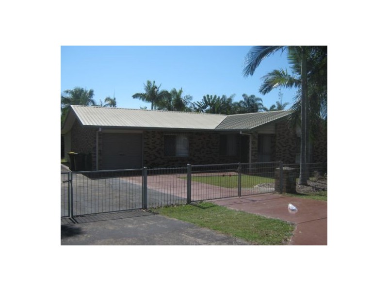 135 Elizabeth, Urangan QLD 4655