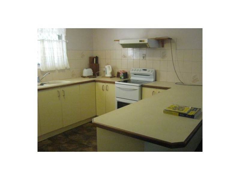 135 Elizabeth, Urangan QLD 4655