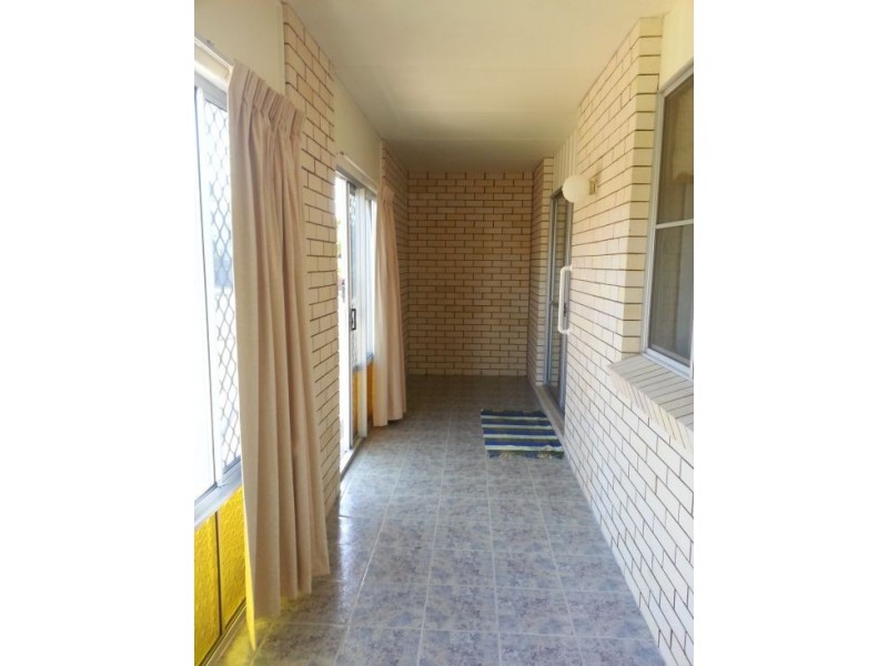 120 Cunningham Street, Urangan QLD 4655