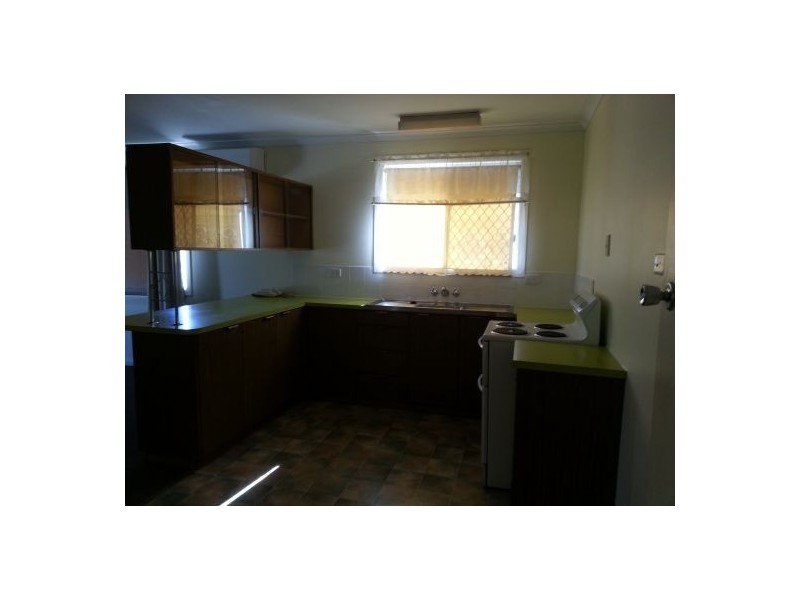 120 Cunningham Street, Urangan QLD 4655