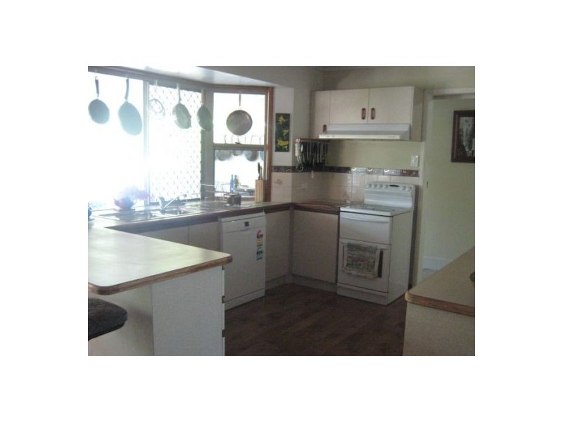 226 Dayman, Torquay QLD 4655