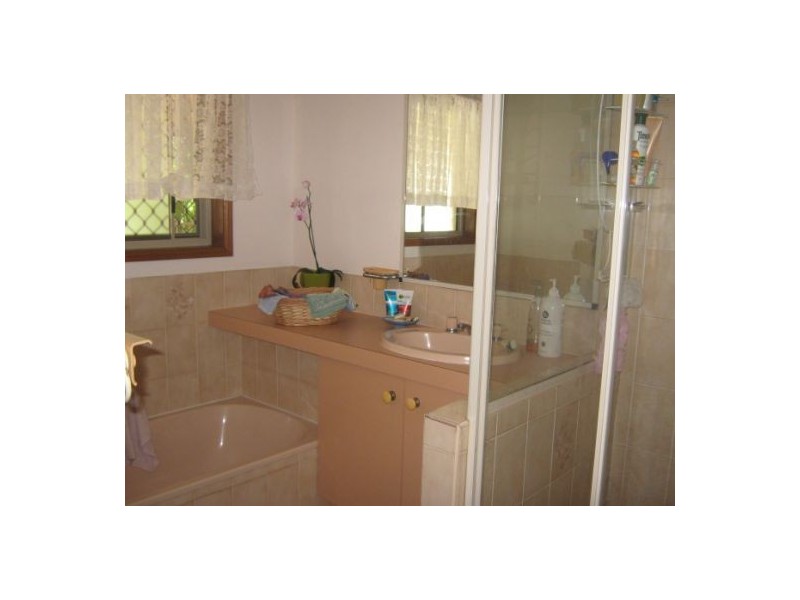 226 Dayman, Torquay QLD 4655