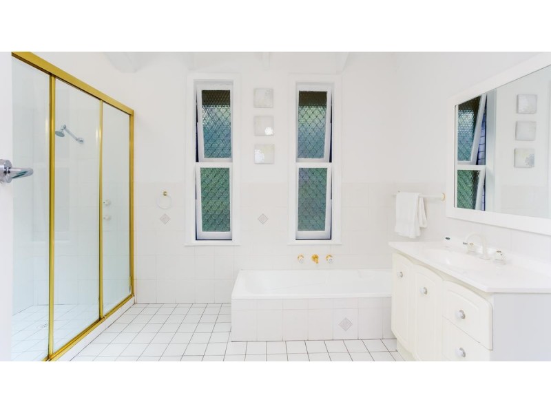 106 Coal Point Road, Coal Point NSW 2283