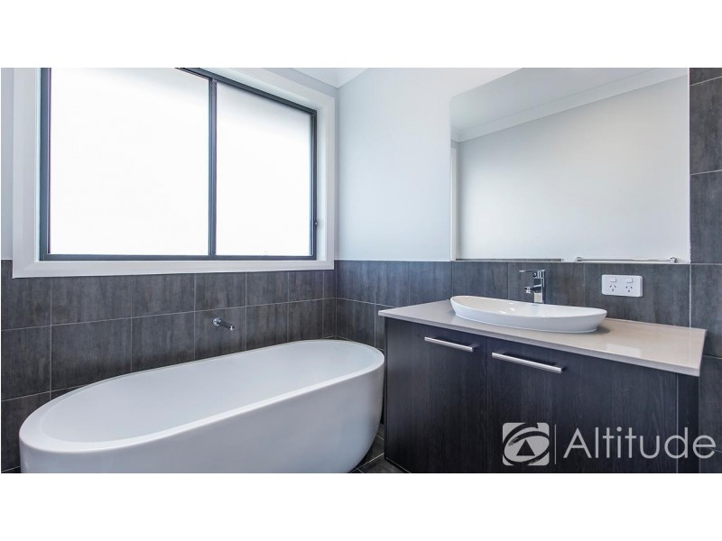 4 Pondsitter Street, Chisholm NSW 2322