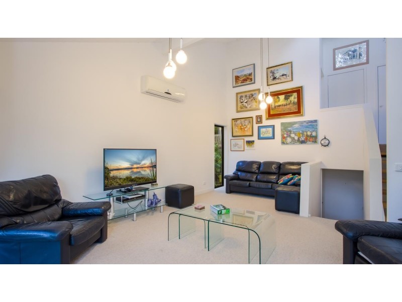 8 Barossa Close, Eleebana NSW 2282