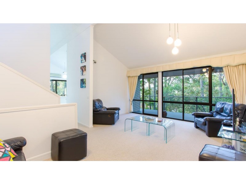 8 Barossa Close, Eleebana NSW 2282