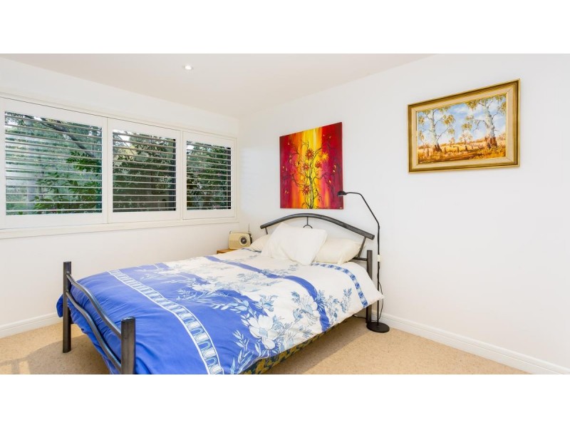 8 Barossa Close, Eleebana NSW 2282