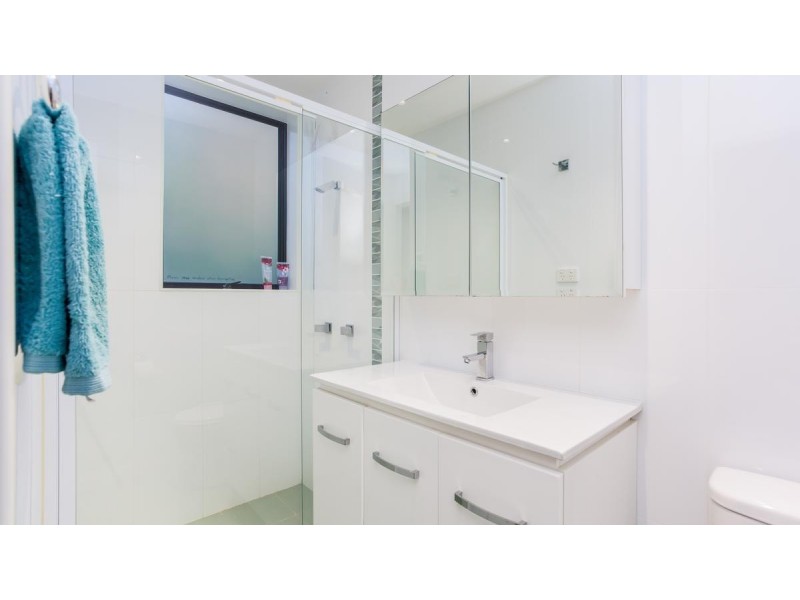 8 Barossa Close, Eleebana NSW 2282